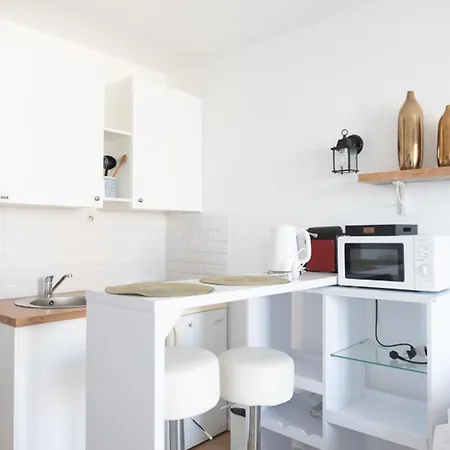 Charming In Saint-denis Apartment